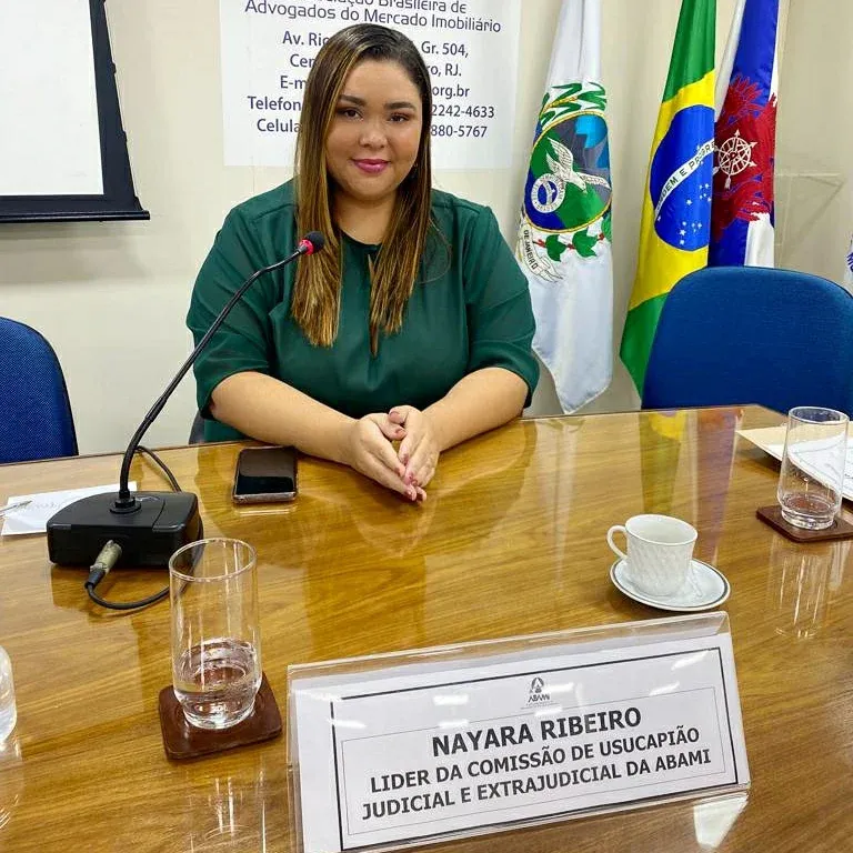 Dra. Nayara Ribeiro como líder da Comissão de Usucapião ABAMI