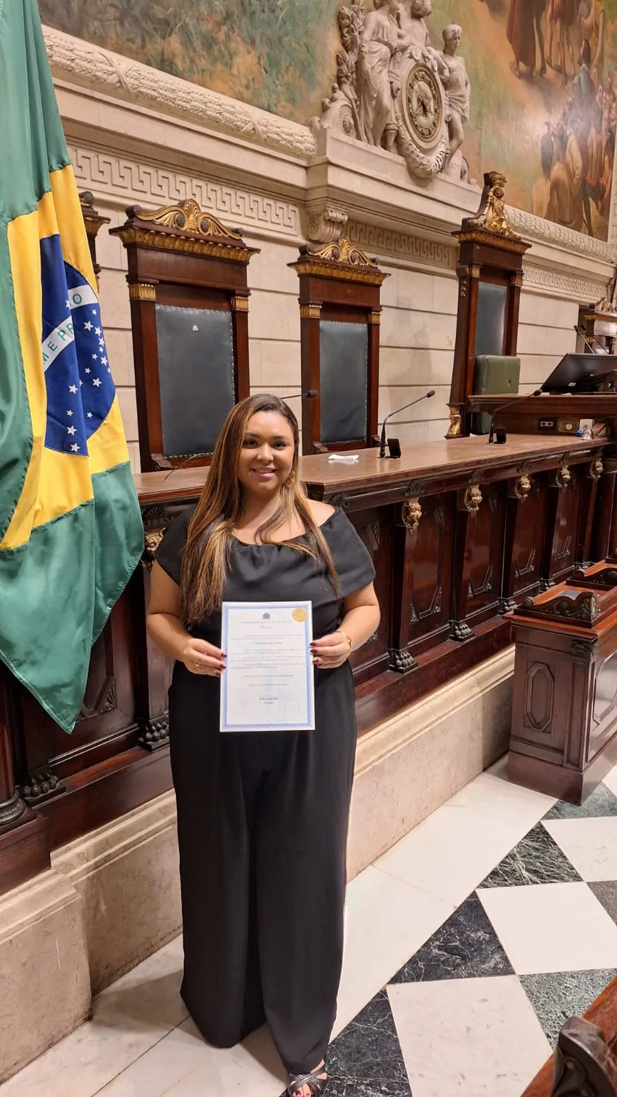 Dra. Nayara no plenário da Câmara Municipal